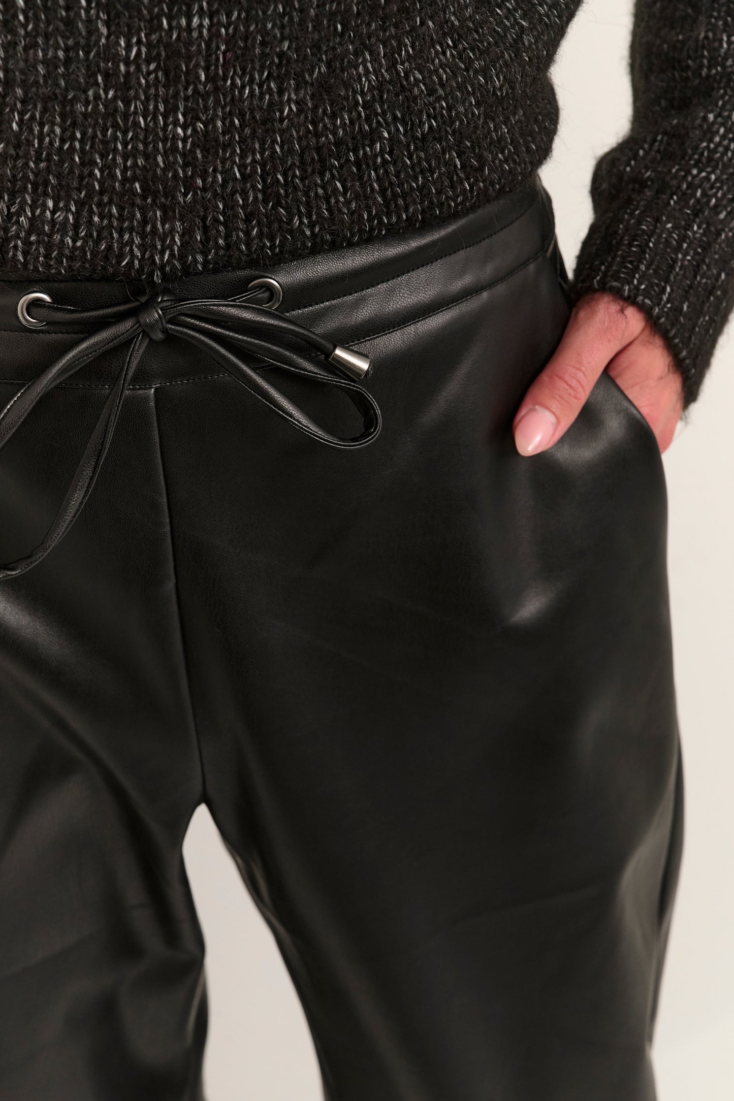 Villa broek leatherlook - zwart