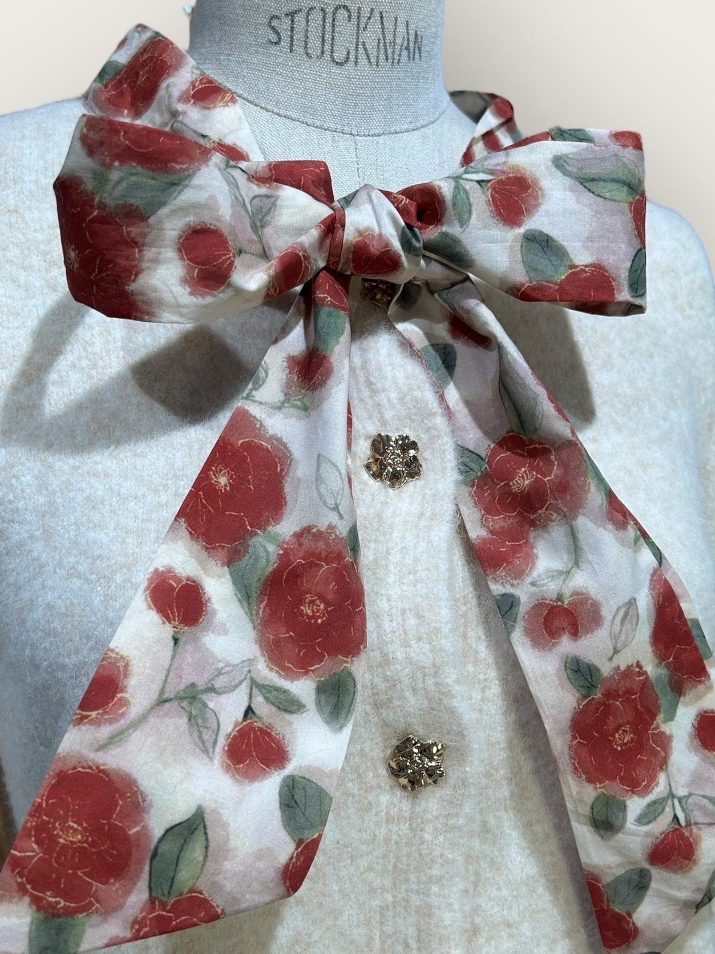 Cardigan with flower bow - ecru/bordeaux