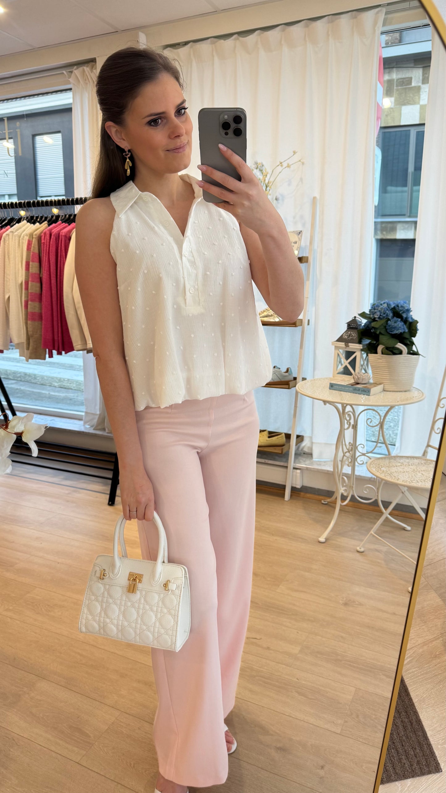 Halterblouse stipjes - wit