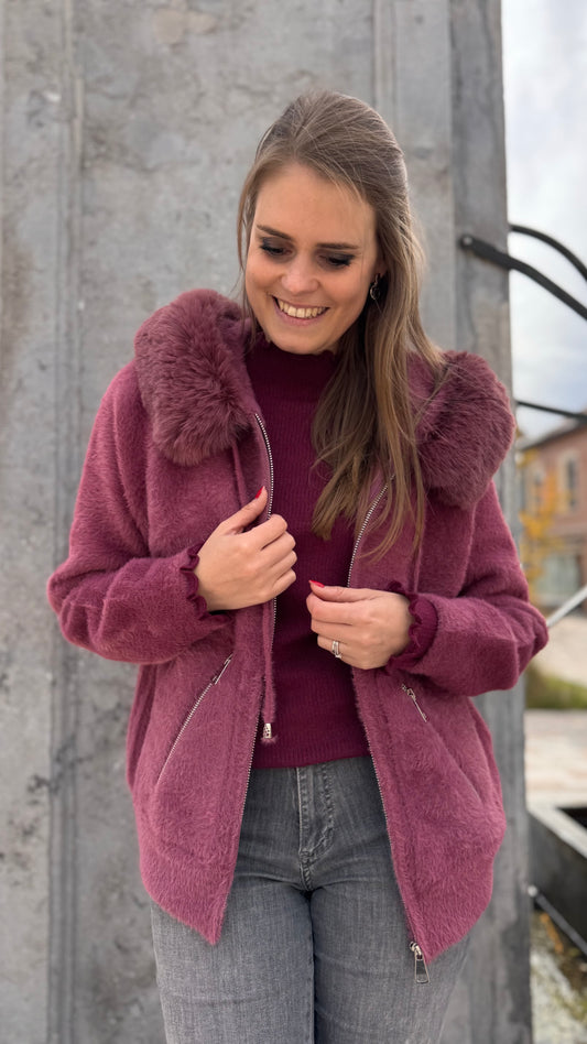 Fluffy gilet met kap - burgundy