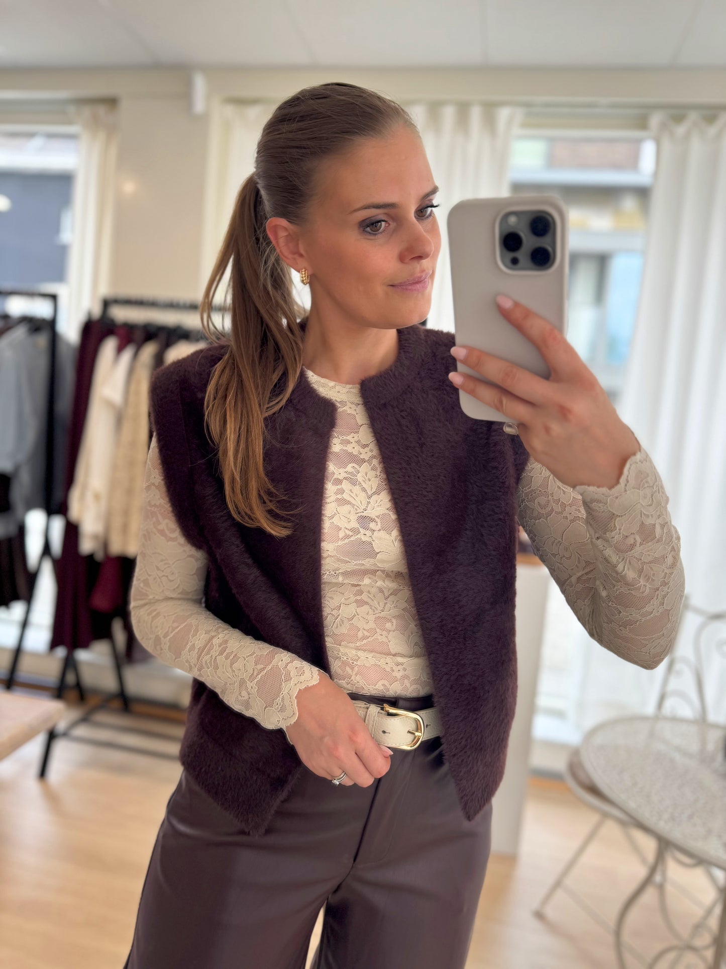Elona waistcoat - Fudge