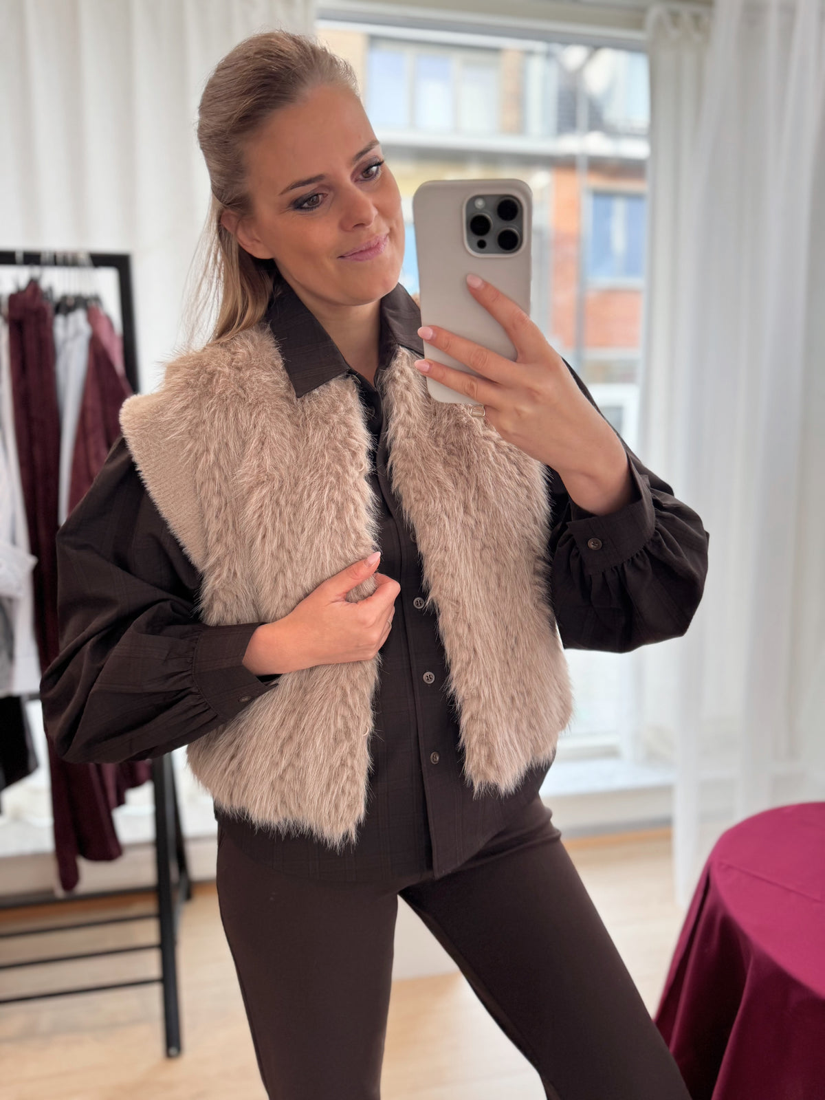 Alvita faux fur waistcoat - oat
