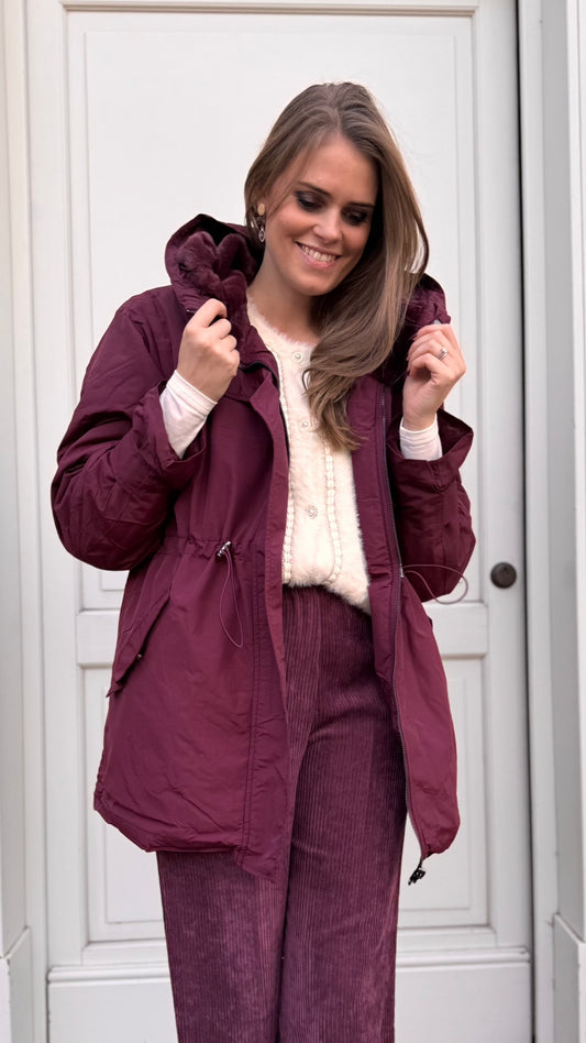 Coni regenjas fake fur - bordeaux