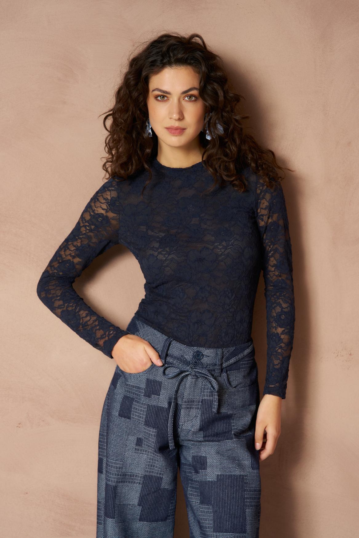 Top Irea lace - donkerblauw