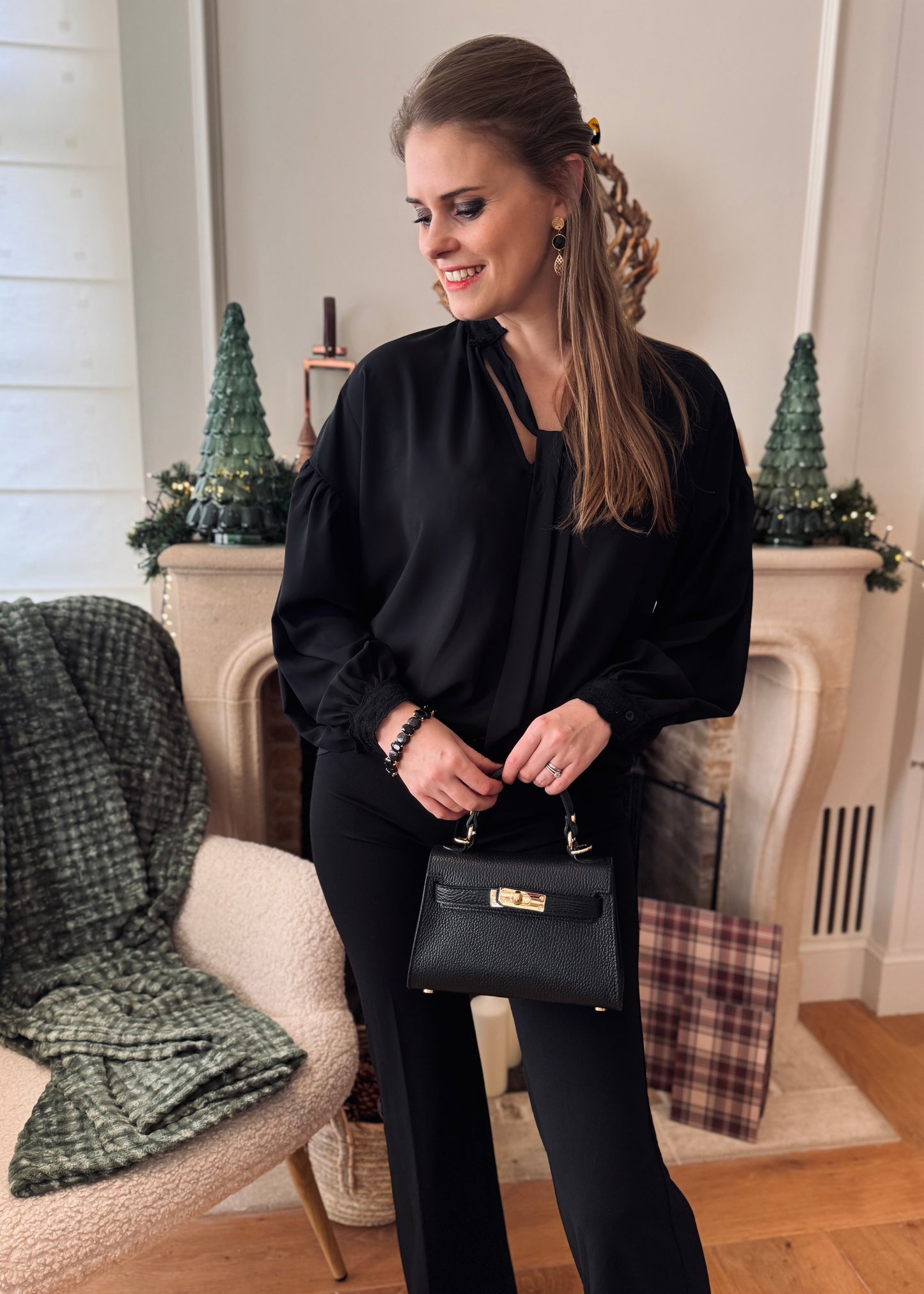 Jesy bloesje broderie - zwart