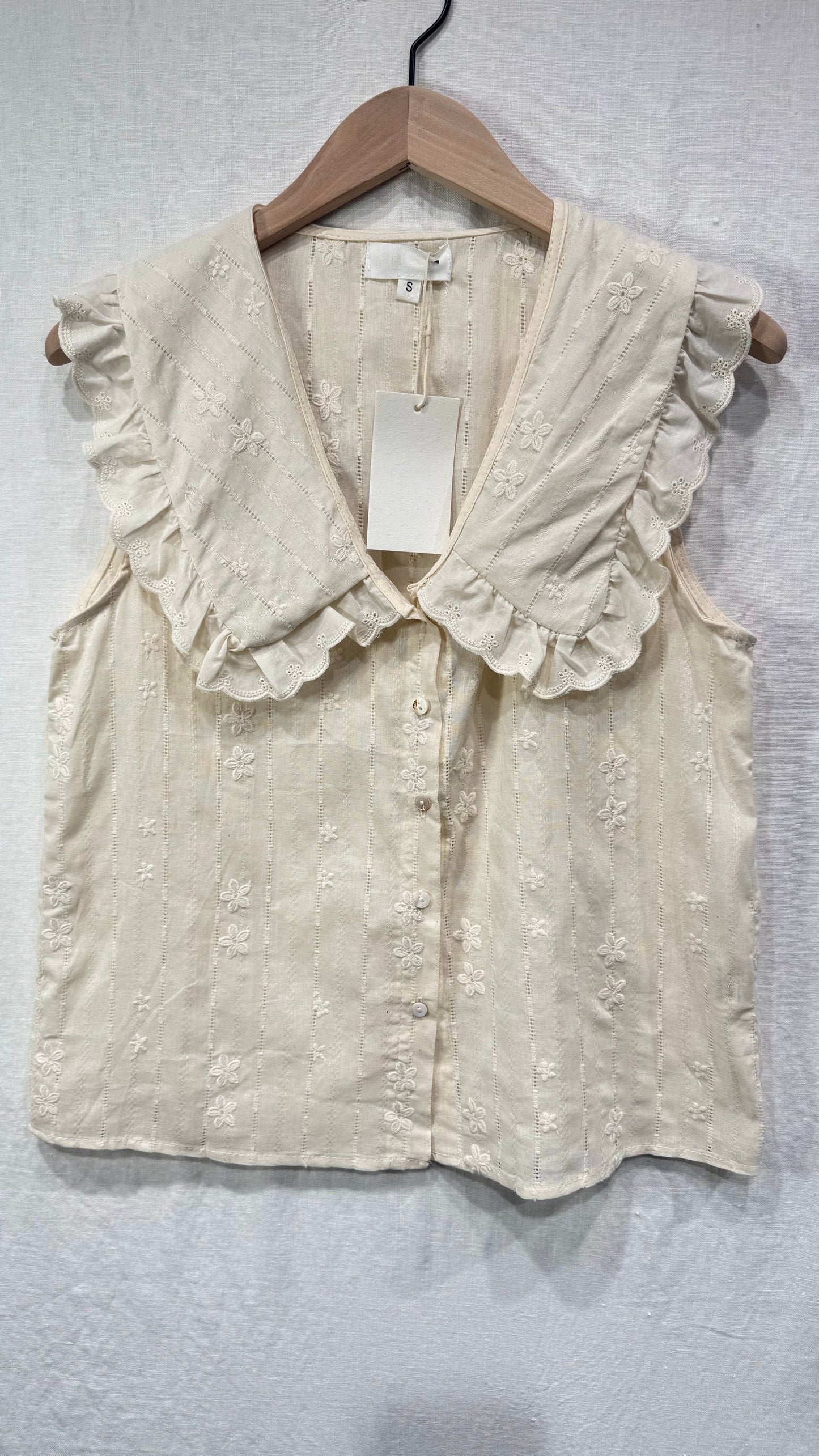 Bloesje broderie kraag - crème