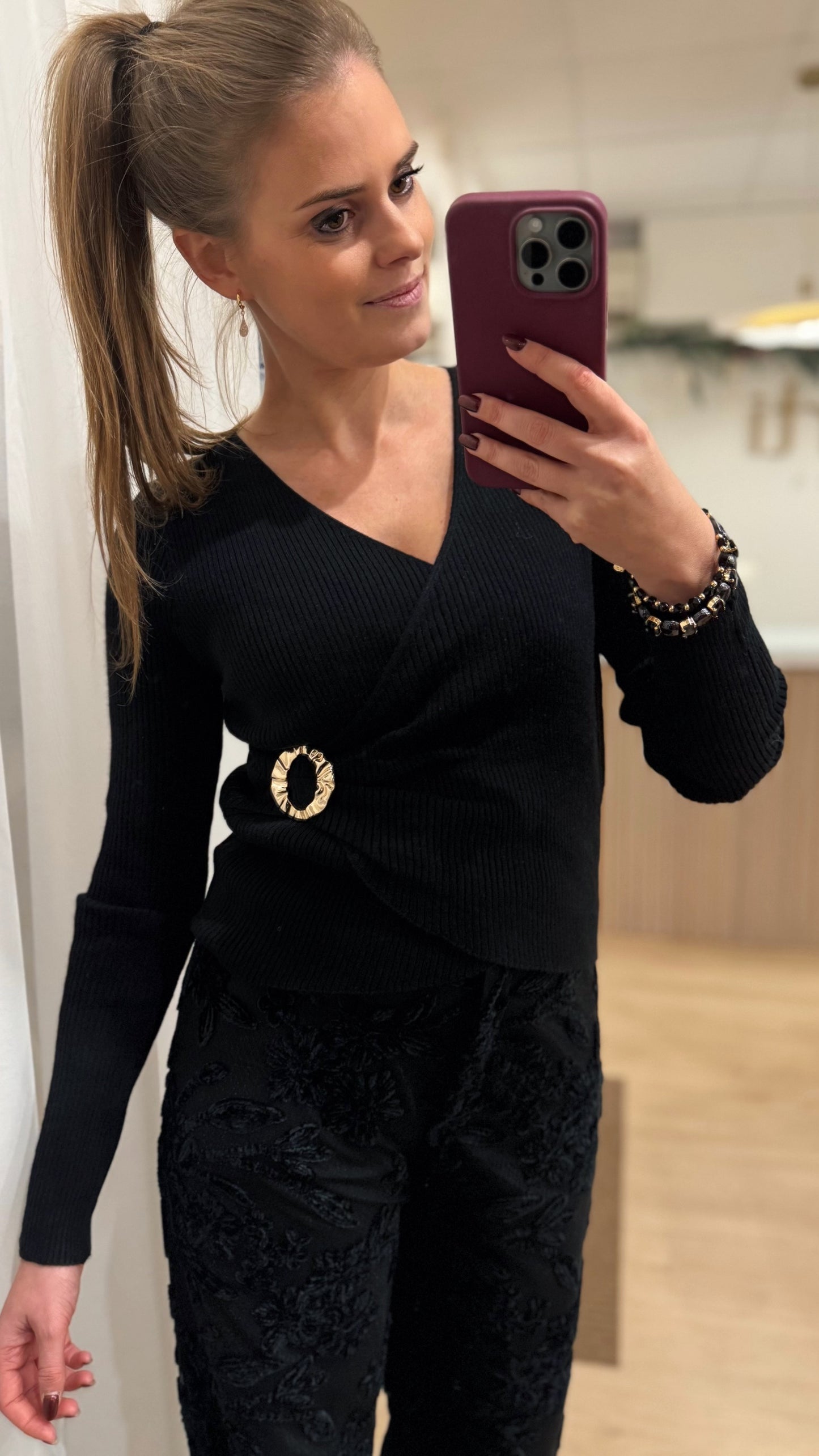 Truitje V hals O ring - zwart