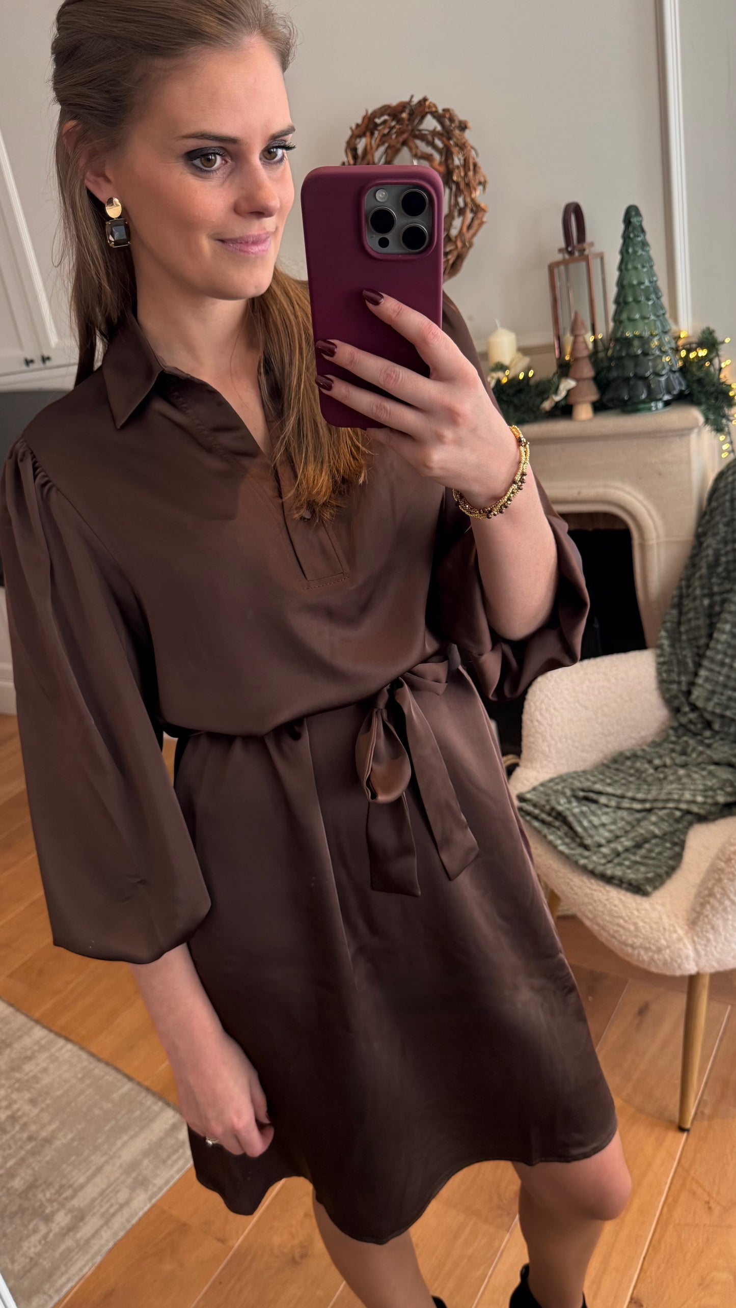 Elpaso satijn kleedje - bruin