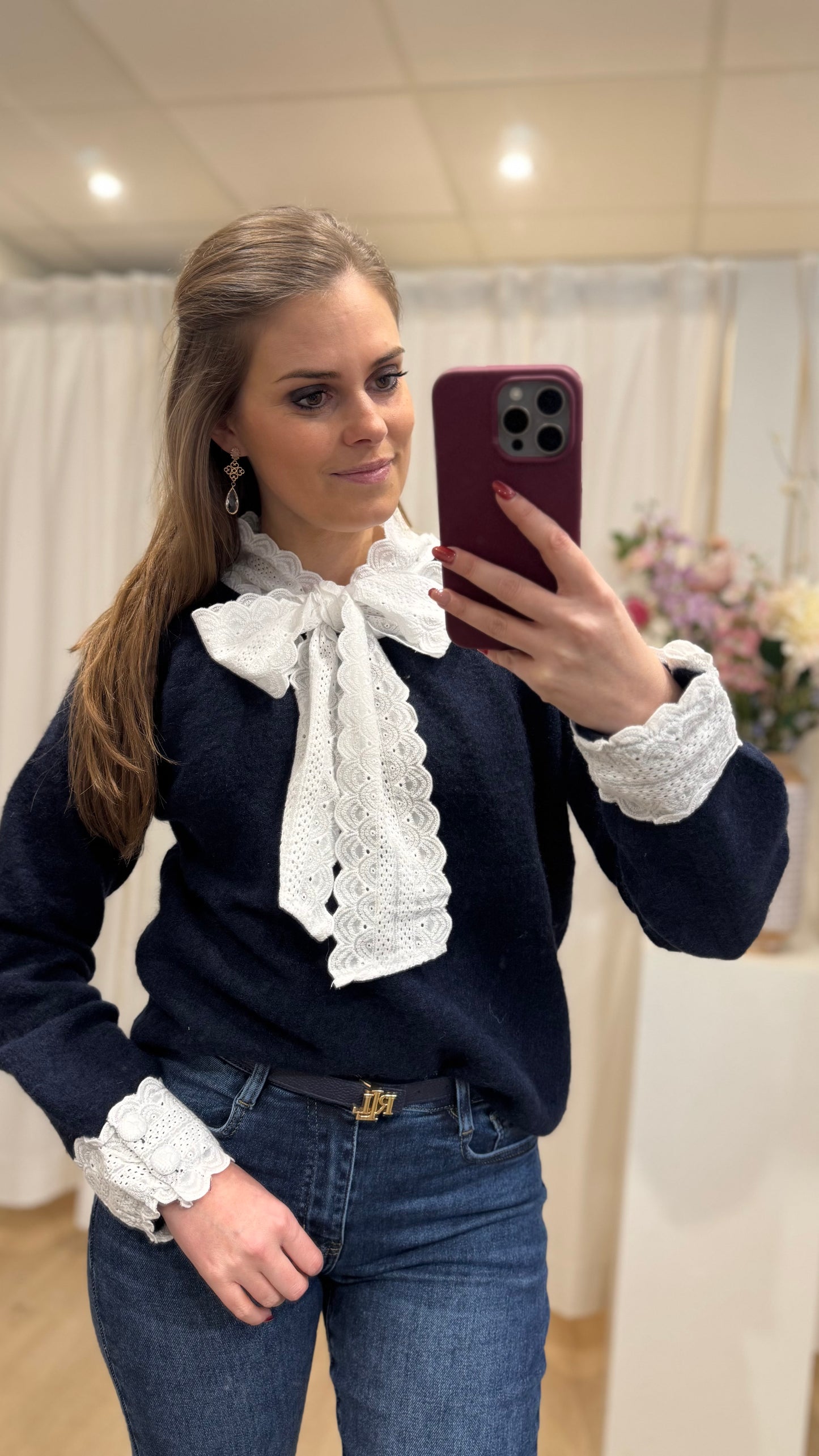 Trui met kant - donkerblauw