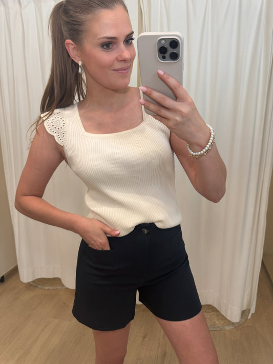 Tricot topje broderie frul - crème