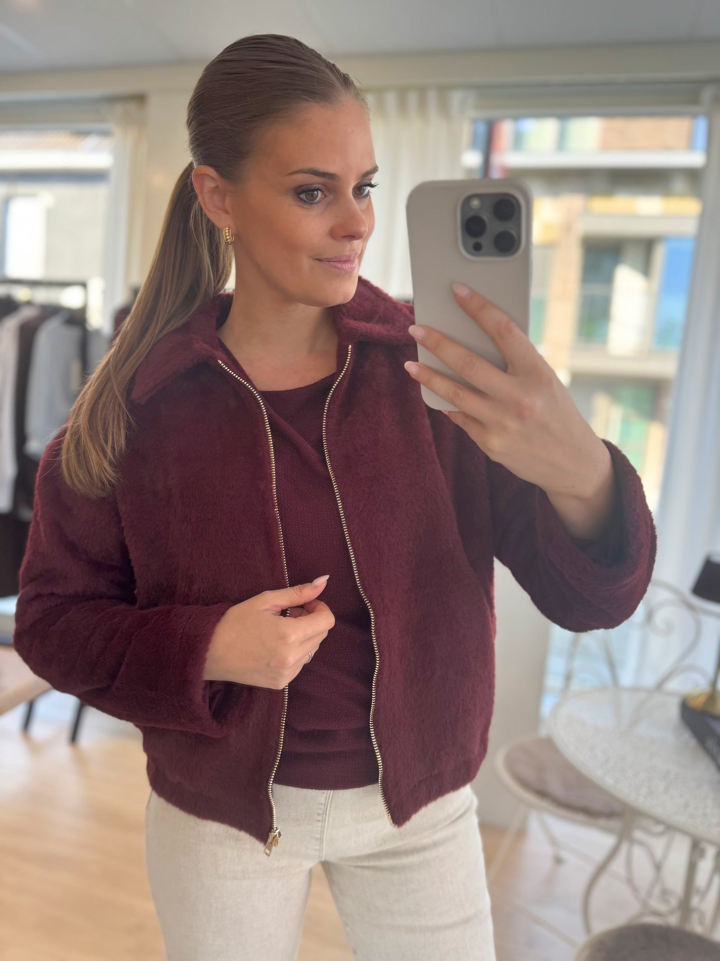 Fluffy jacket - bordeaux
