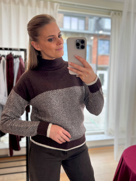 Nessie pullover - bruin