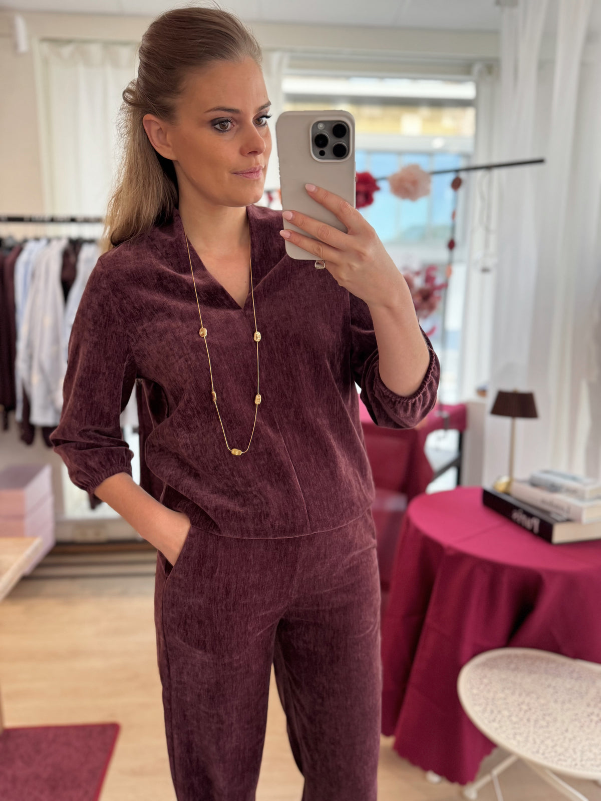 Veloursachtige top V-hals - bordeaux