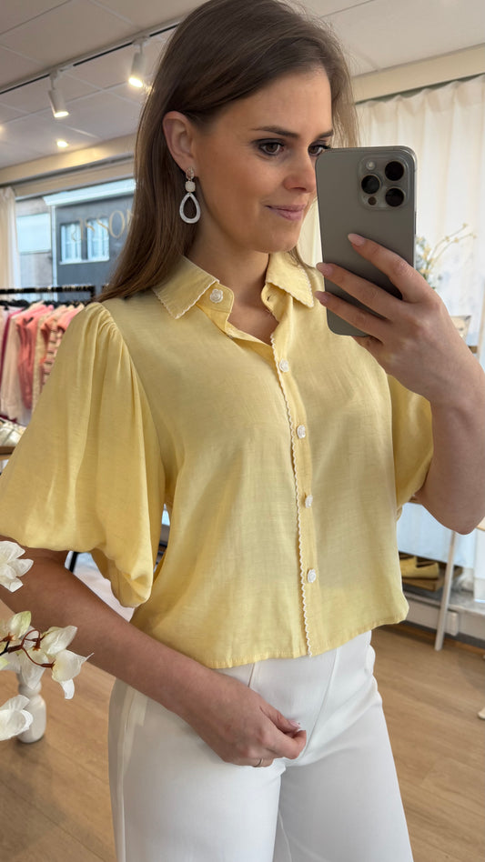 Blouse KM broderie detail - lichtgeel