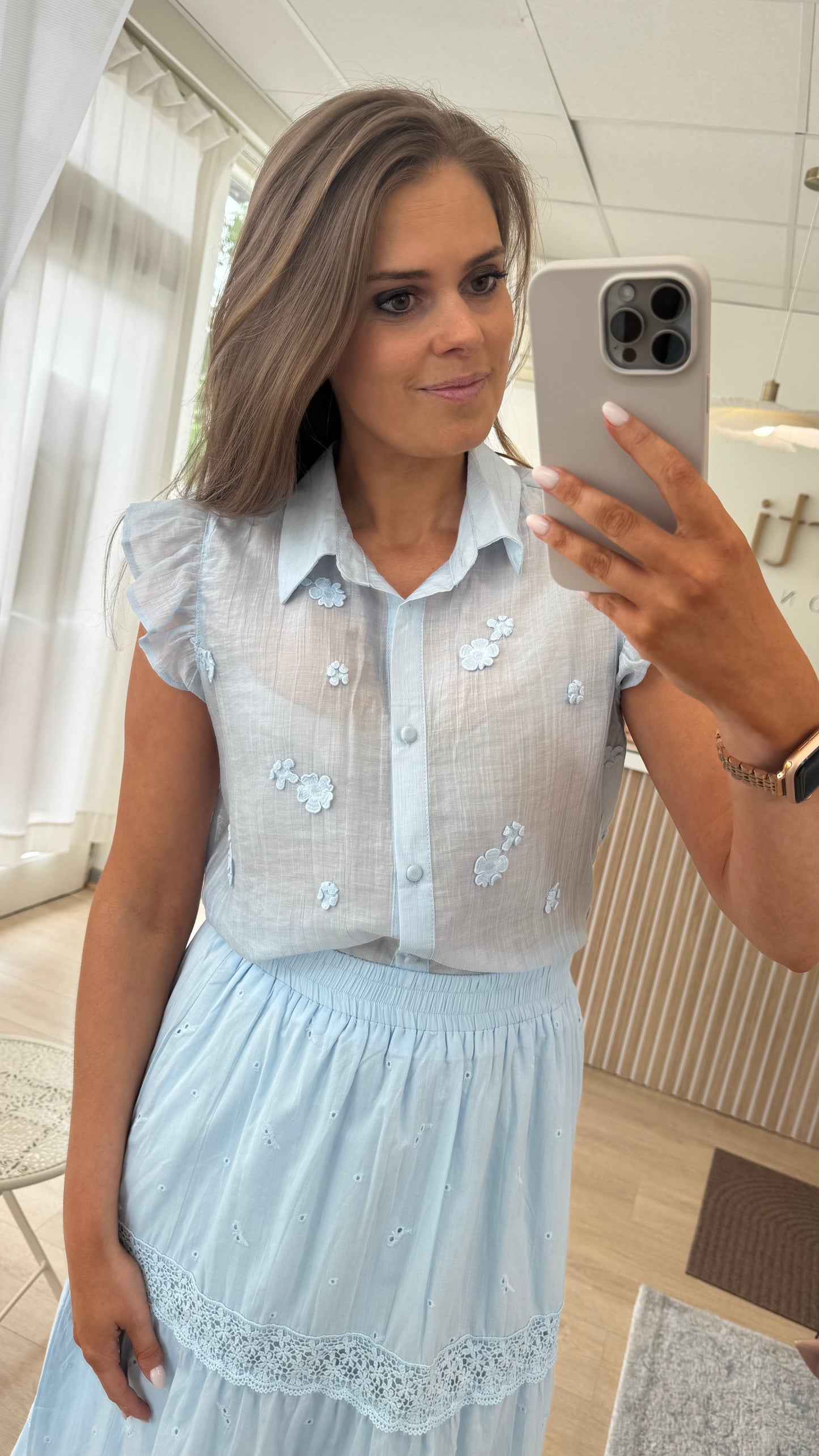Sky Blue Flower Blouse - lichtblauw