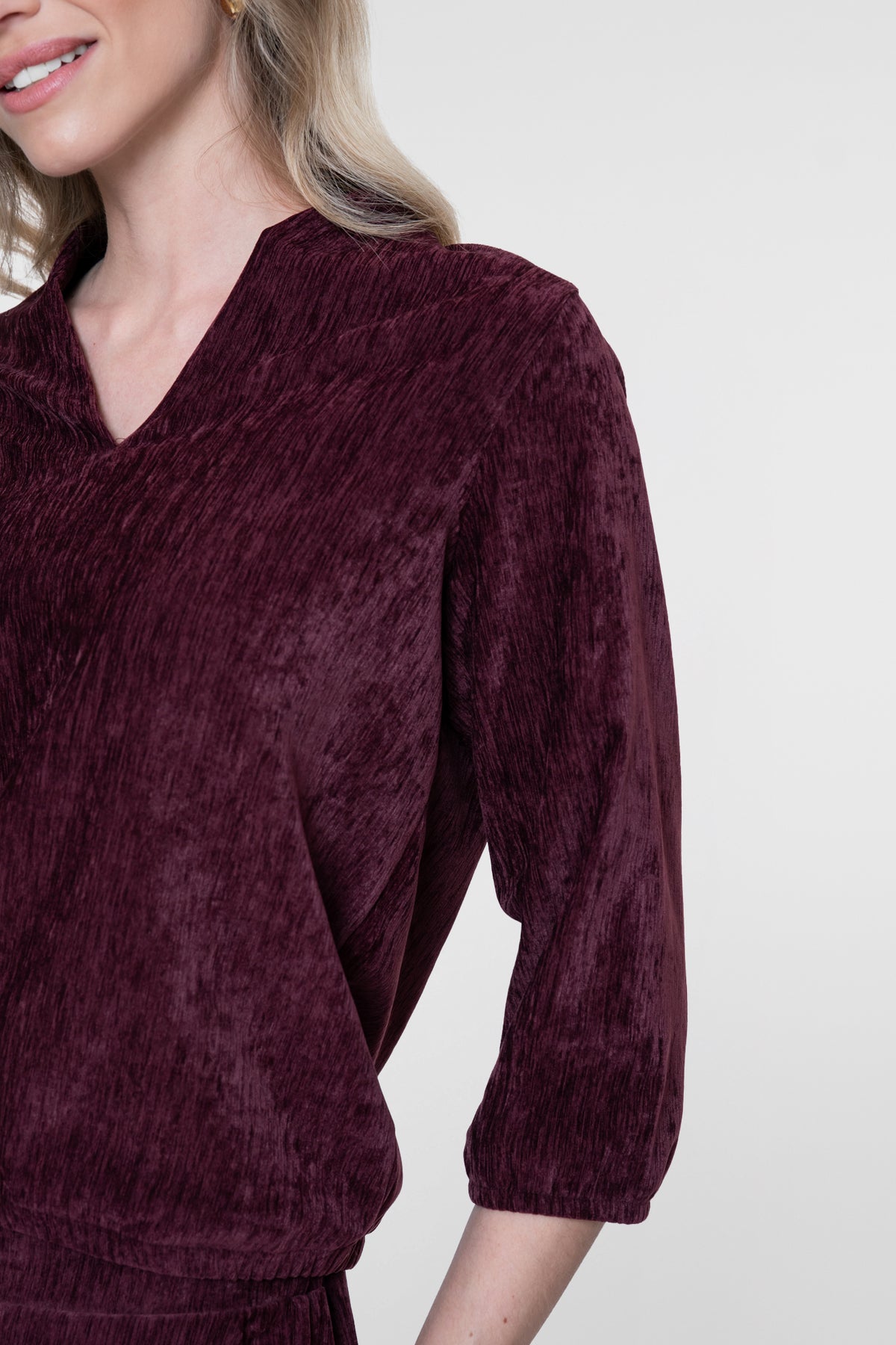 Veloursachtige top V-hals - bordeaux
