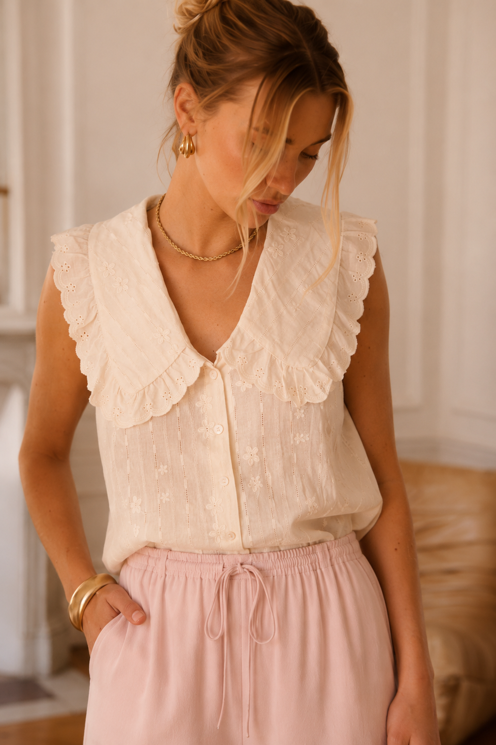 Bloesje broderie kraag - crème