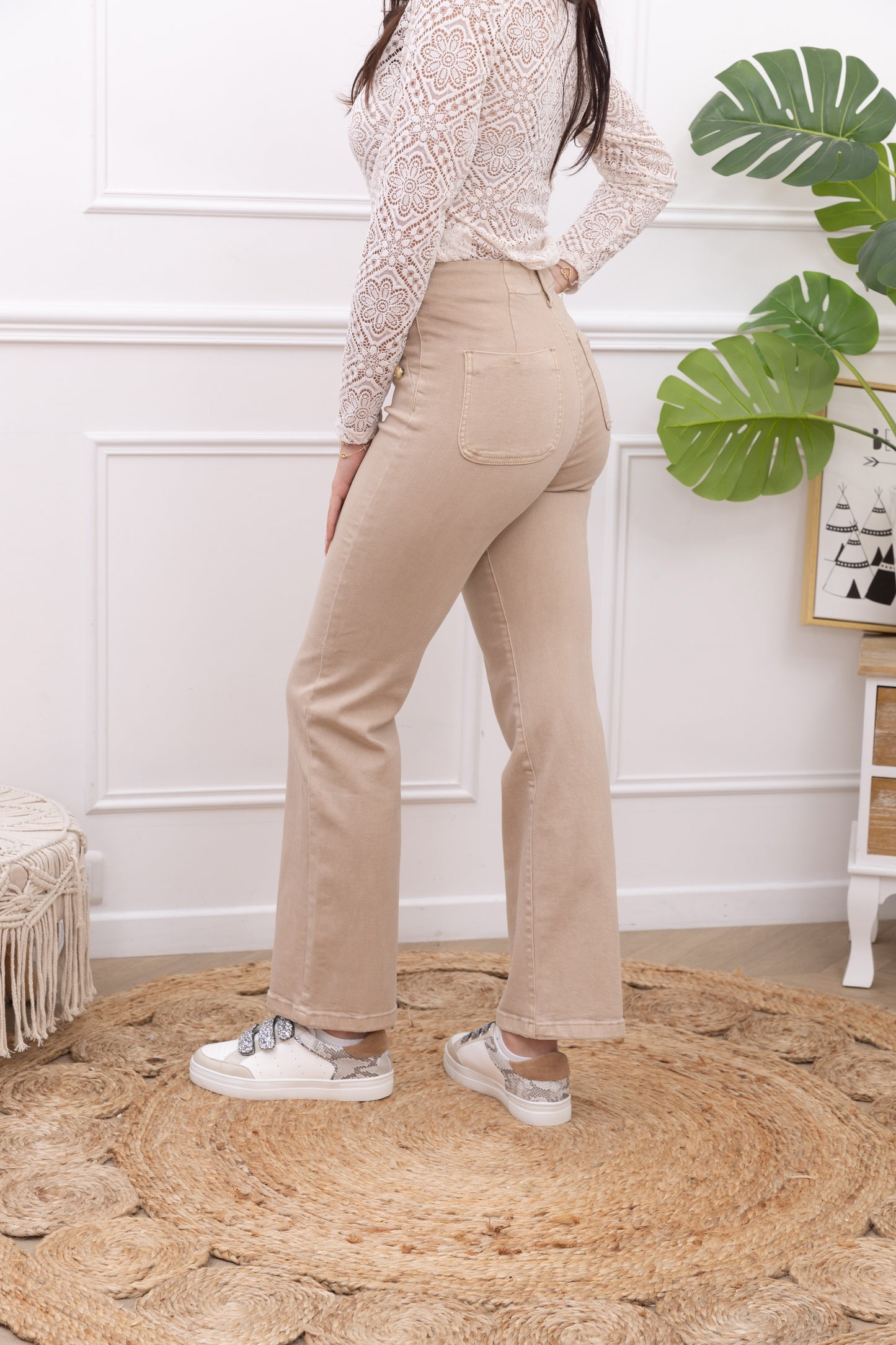 Bootcut broek met gouden knopen - beige