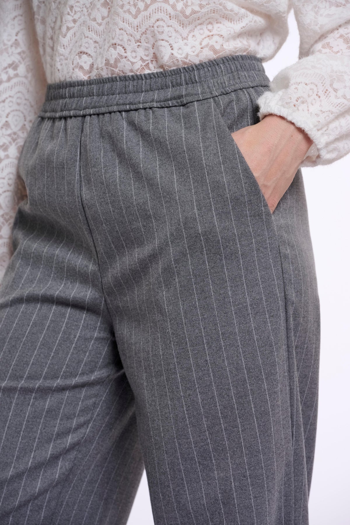 Joko broek met krijtstreep - grijs