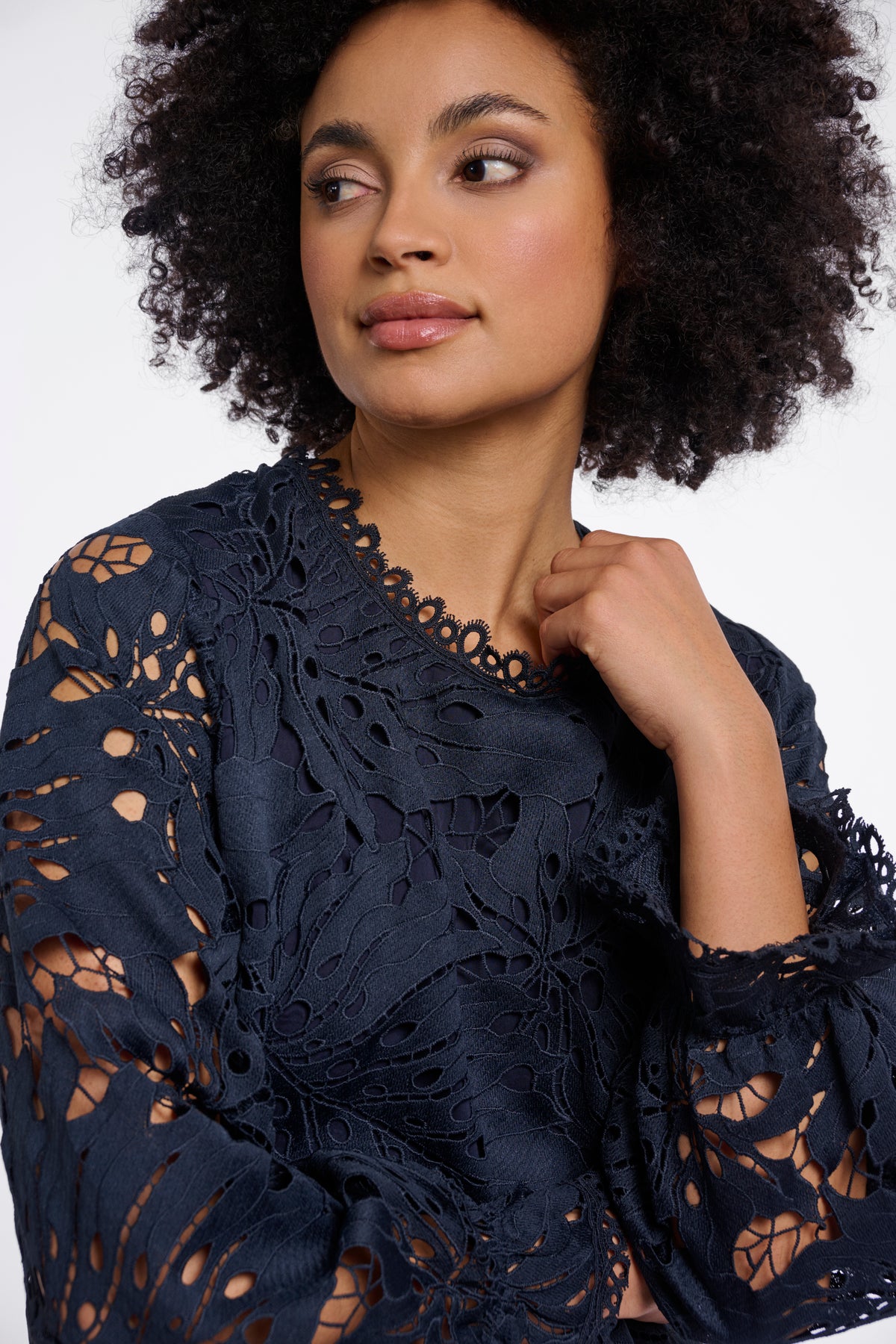 Rodiana blouse broderie - donkerblauw