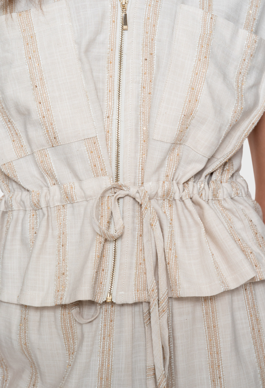 Bloesje kraag peplum - beige