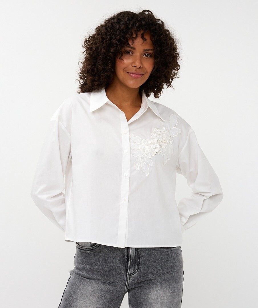 28707 Blouse small flower patch - off white